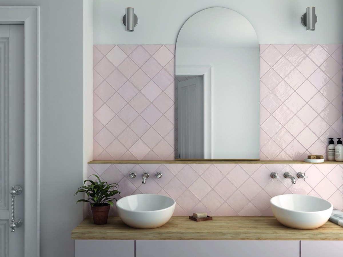 LA RIVIERA 132×132 Rose_bath